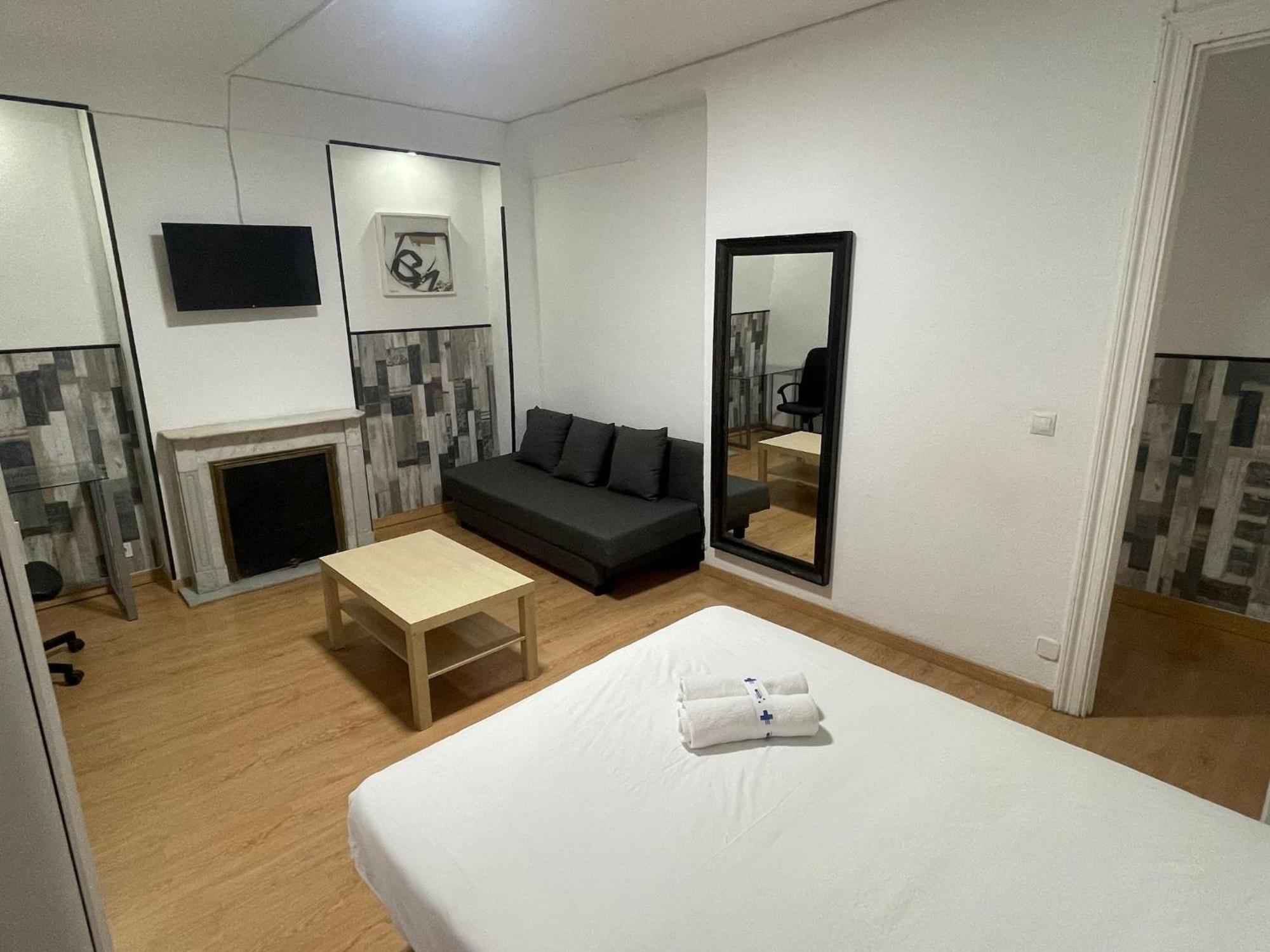 Apartamentos Day Madrid Santo Domingo Centro Gran Via Sol Malasana Εξωτερικό φωτογραφία